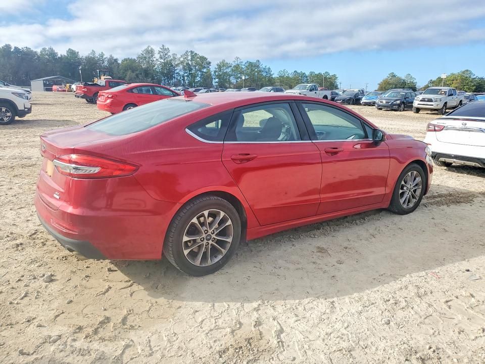 2020 Ford Fusion se