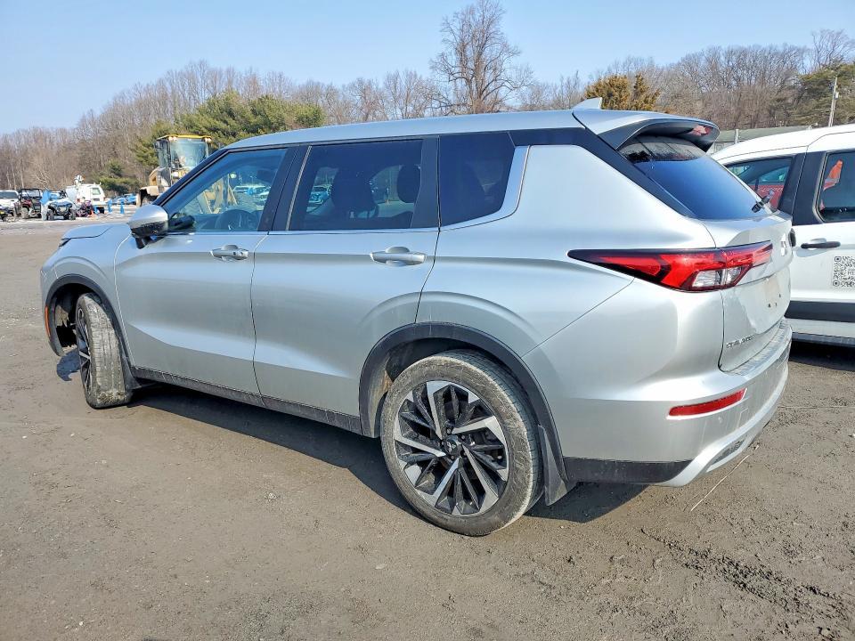 2023 Mitsubishi Outlander se