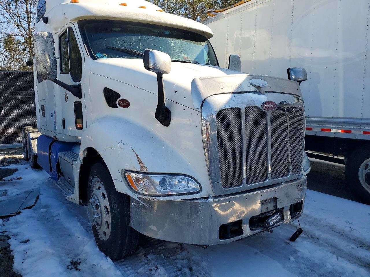2008 Peterbilt 387 Semi Truck