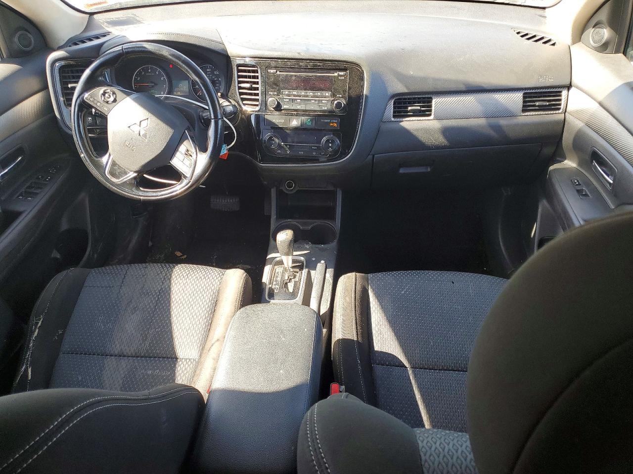 2016 Mitsubishi Outlander es
