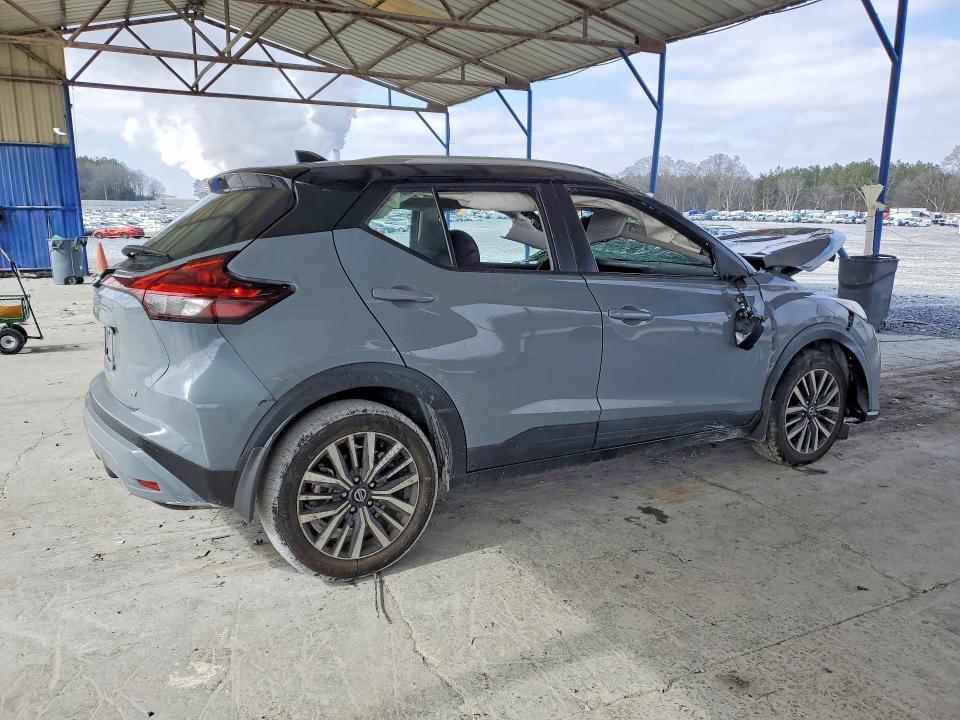 2021 Nissan Kicks sv
