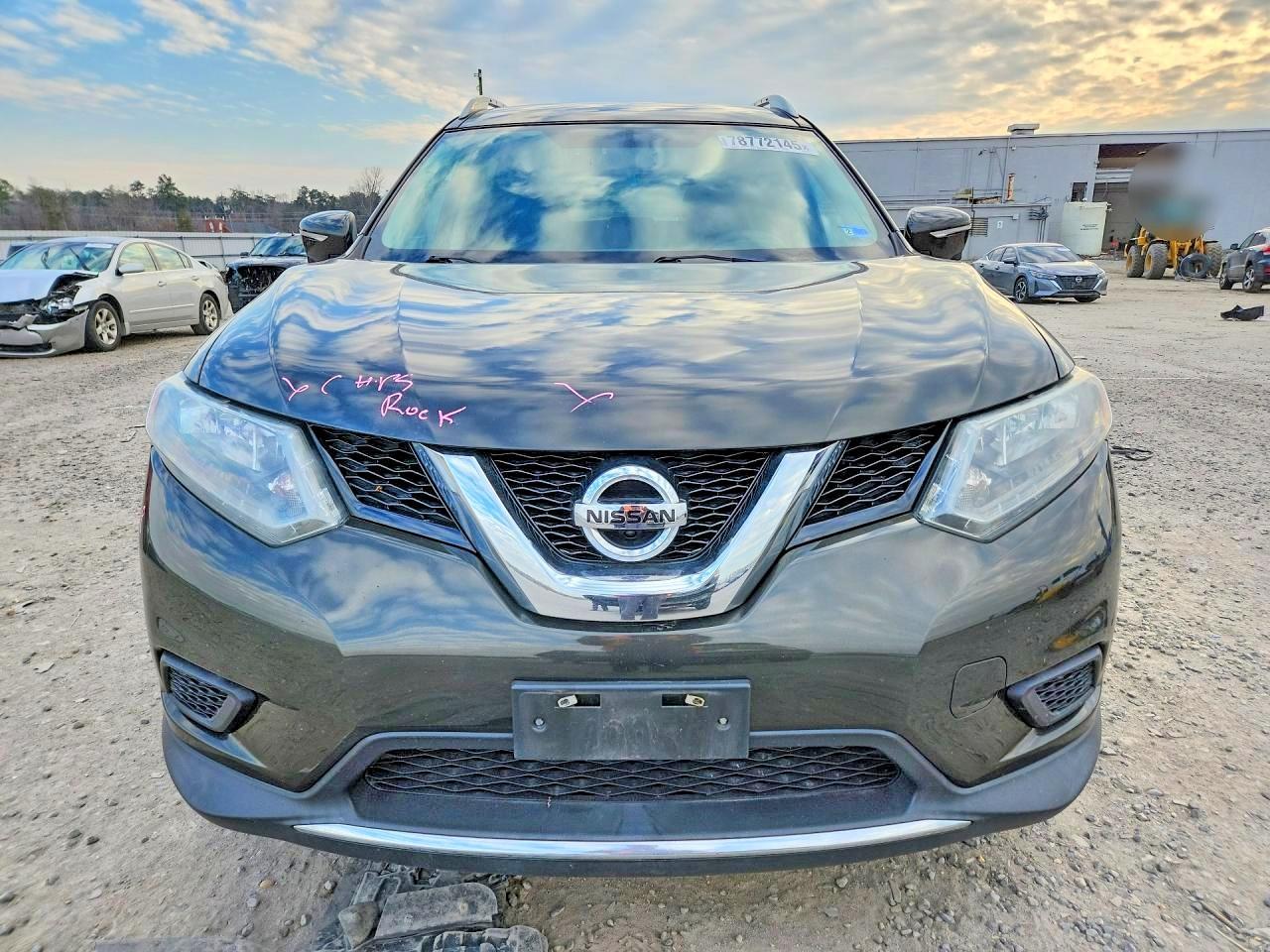 2014 Nissan Rogue sv