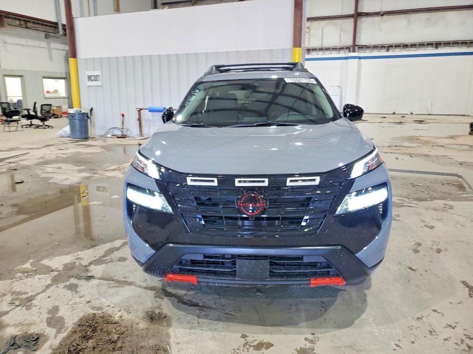 2025 Nissan Rogue sv