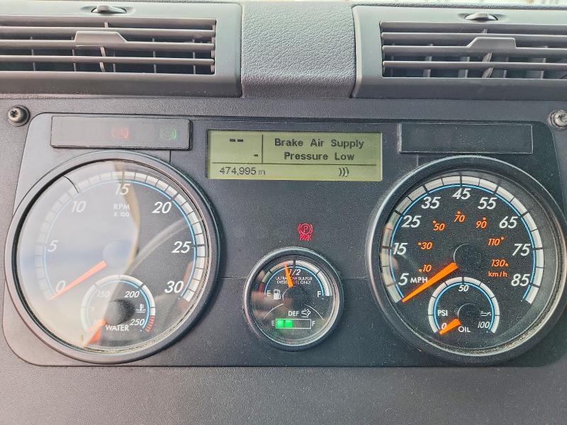 2018 Freigliner 2018 Freightliner Cascadia 125 Semi Truck