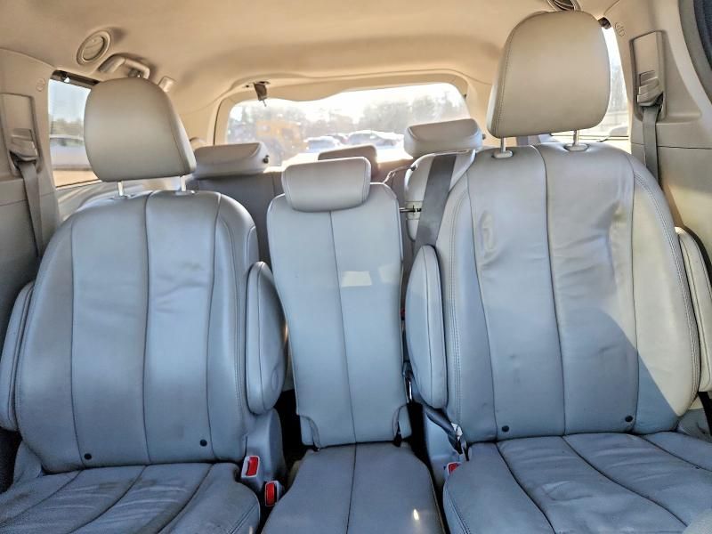 2013 Toyota Sienna xle