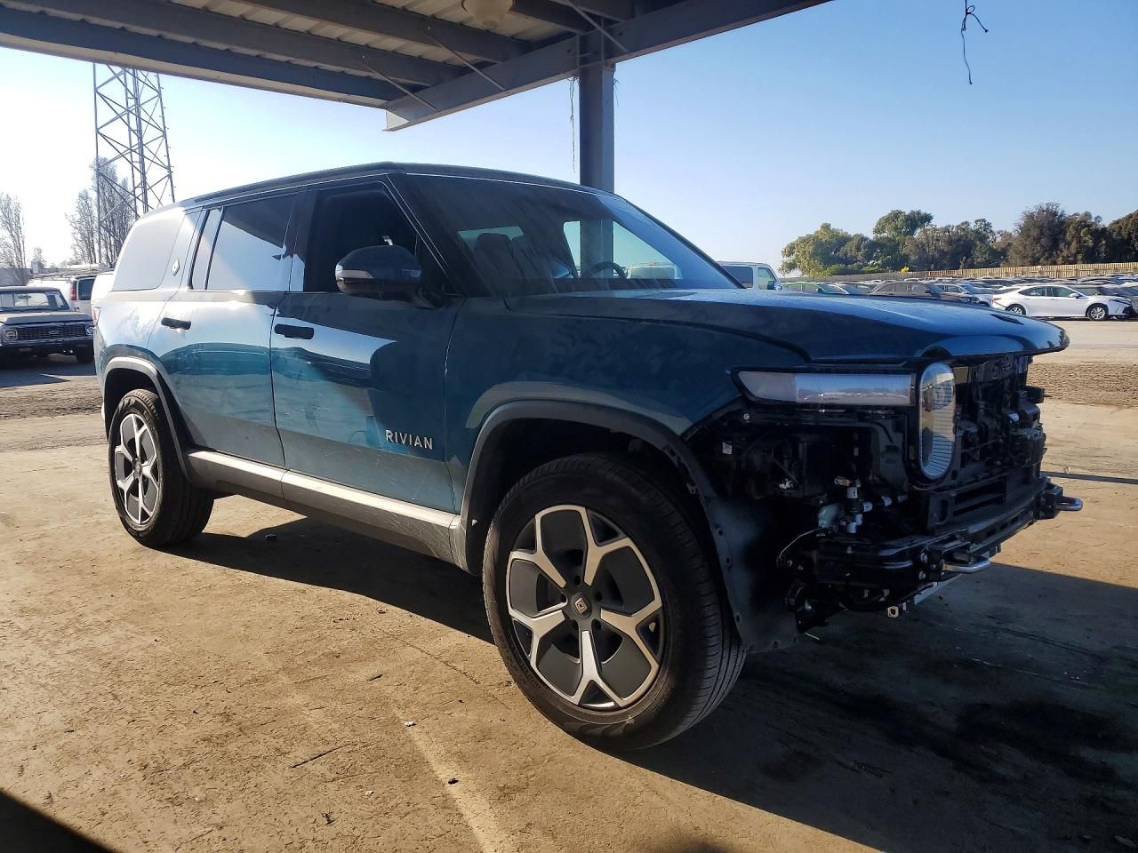 2024 Rivian R1S Adventure
