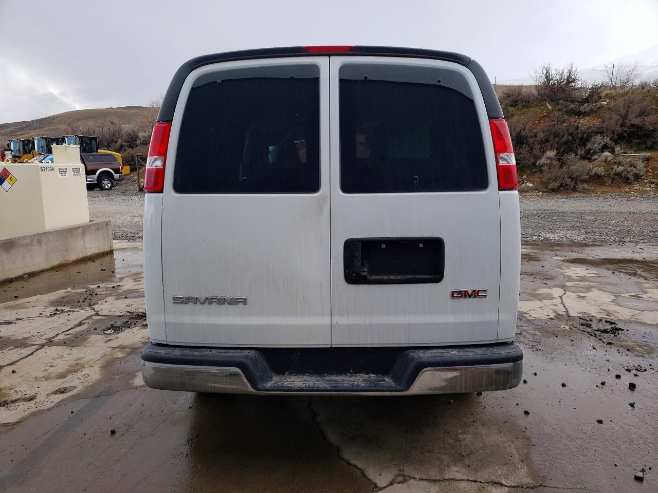 2025 GMC Savana G3500 LT