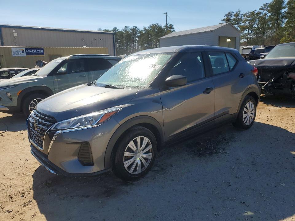 2021 Nissan Kicks s
