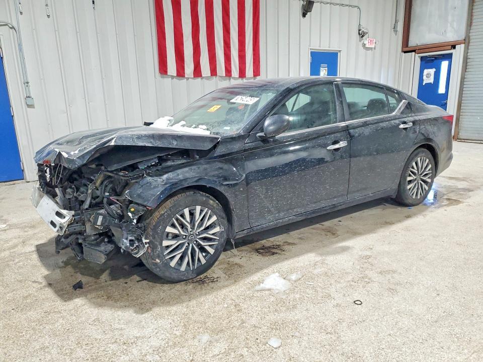 2024 Nissan Altima sv