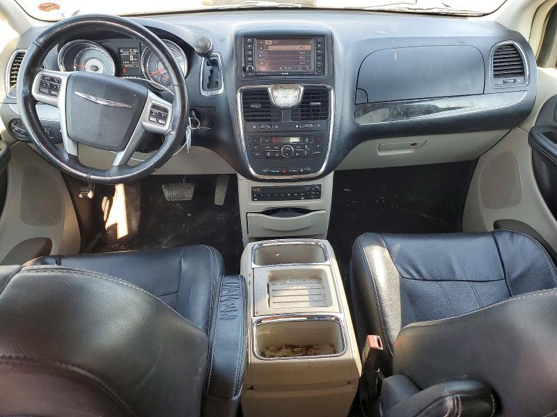 2011 Chrysler Town & Country Touring l