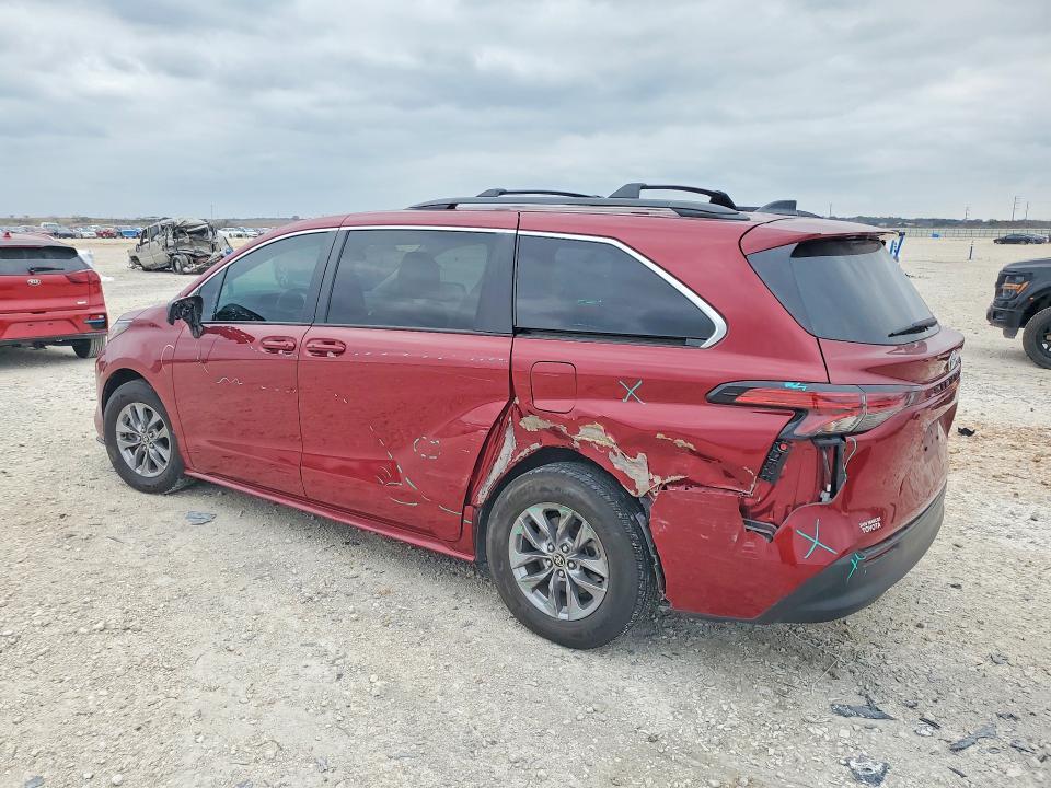2022 Toyota Sienna le