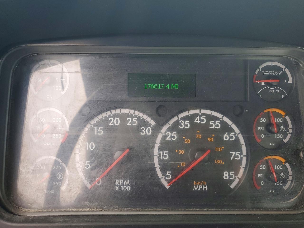 2016 Freigliner 2016 Freightliner M2 106 MED