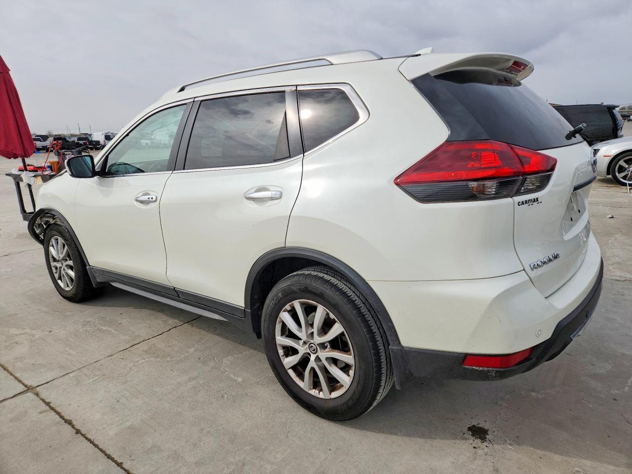 2020 Nissan Rogue sv