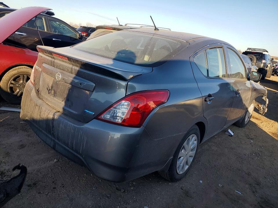 2016 Nissan Versa 1.6 s Plus