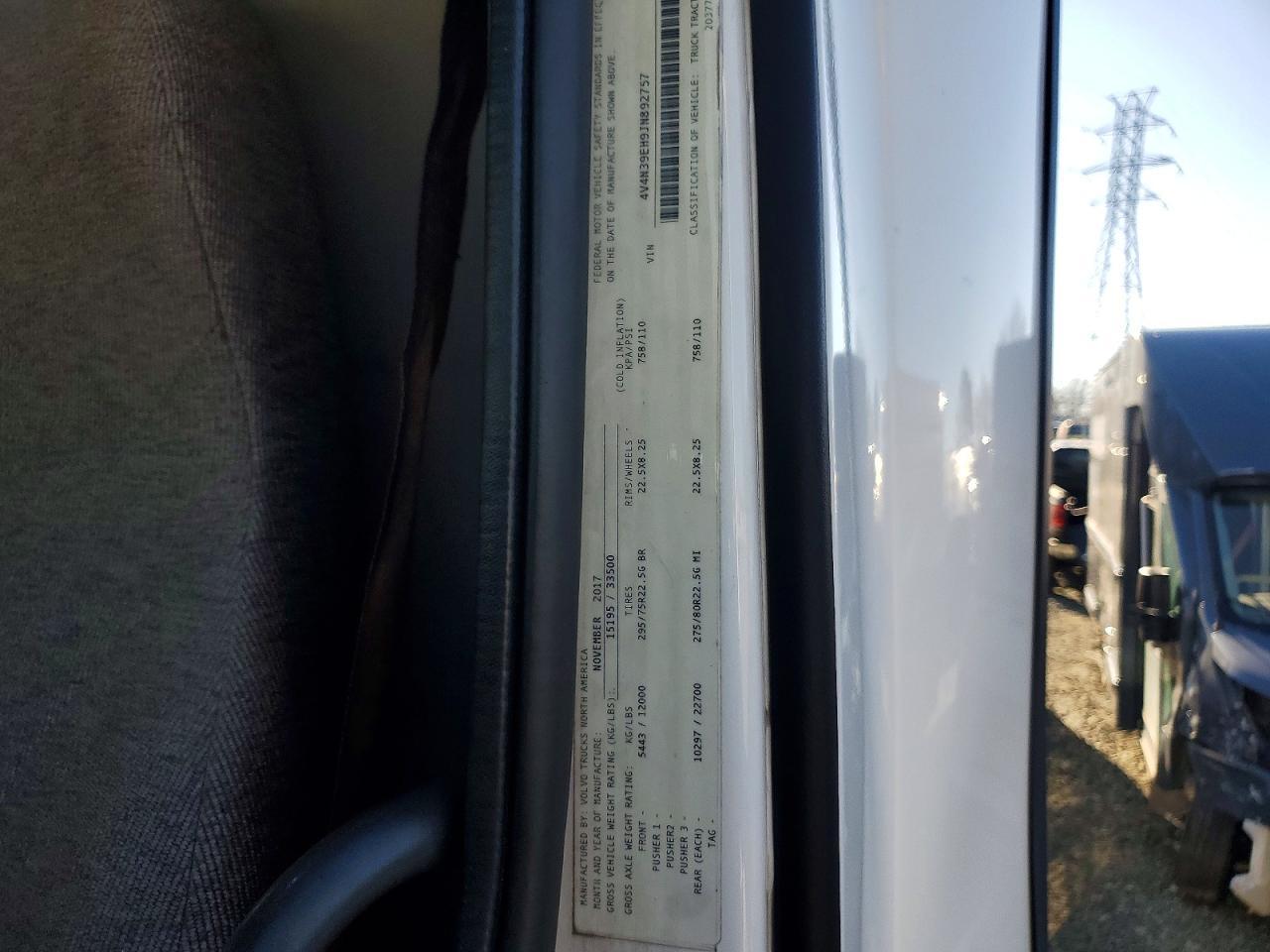 2018 Volvo VNL Semi Truck