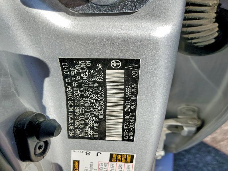 2010 Toyota Prius iii