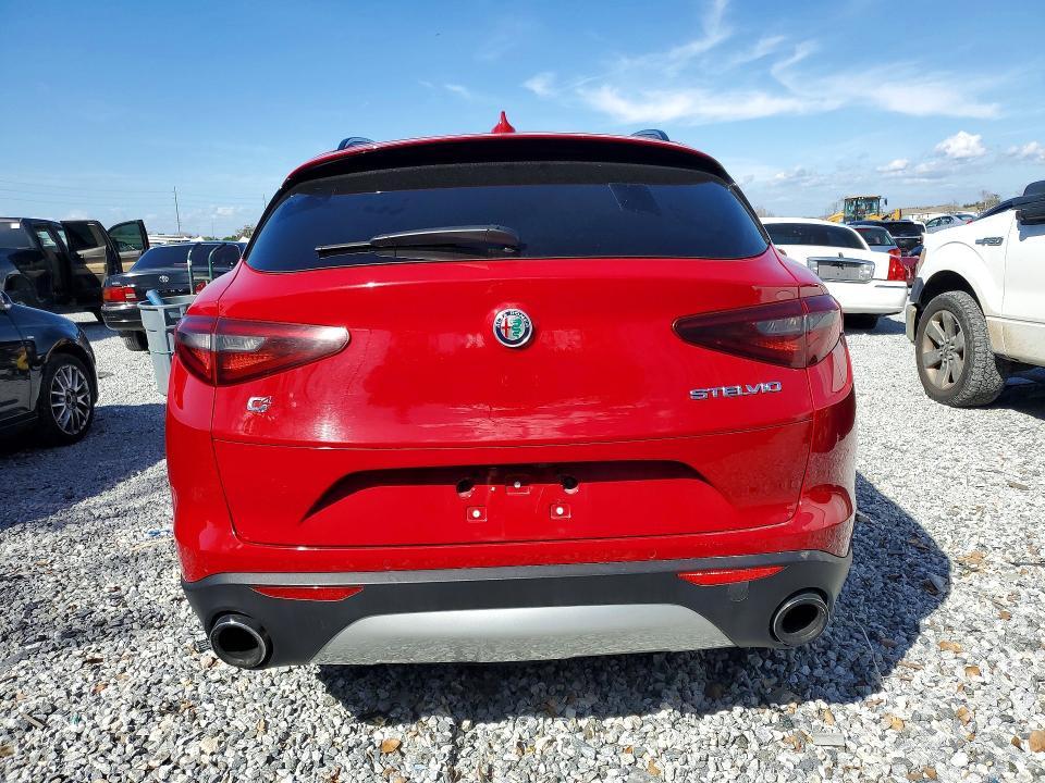 2018 Alfa Romeo Stelvio Sport