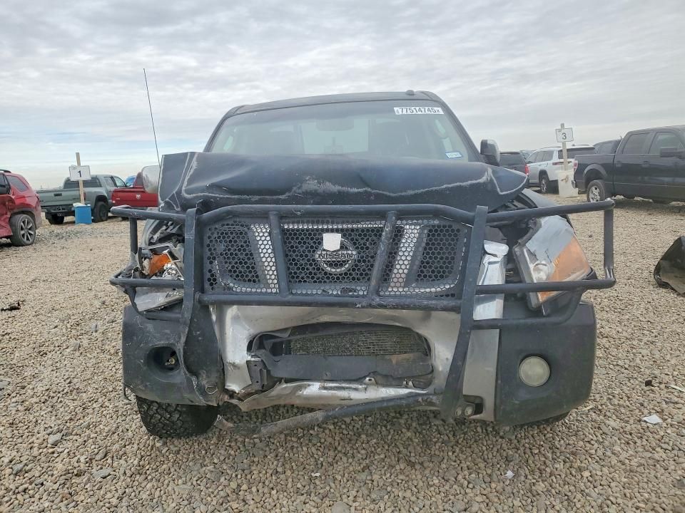 2011 Nissan Titan sv
