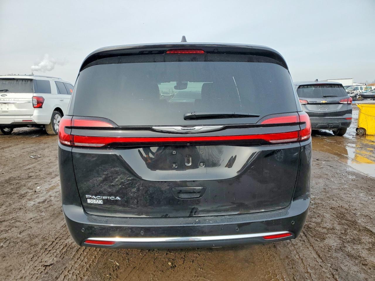 2025 Chrysler Pacifica Select