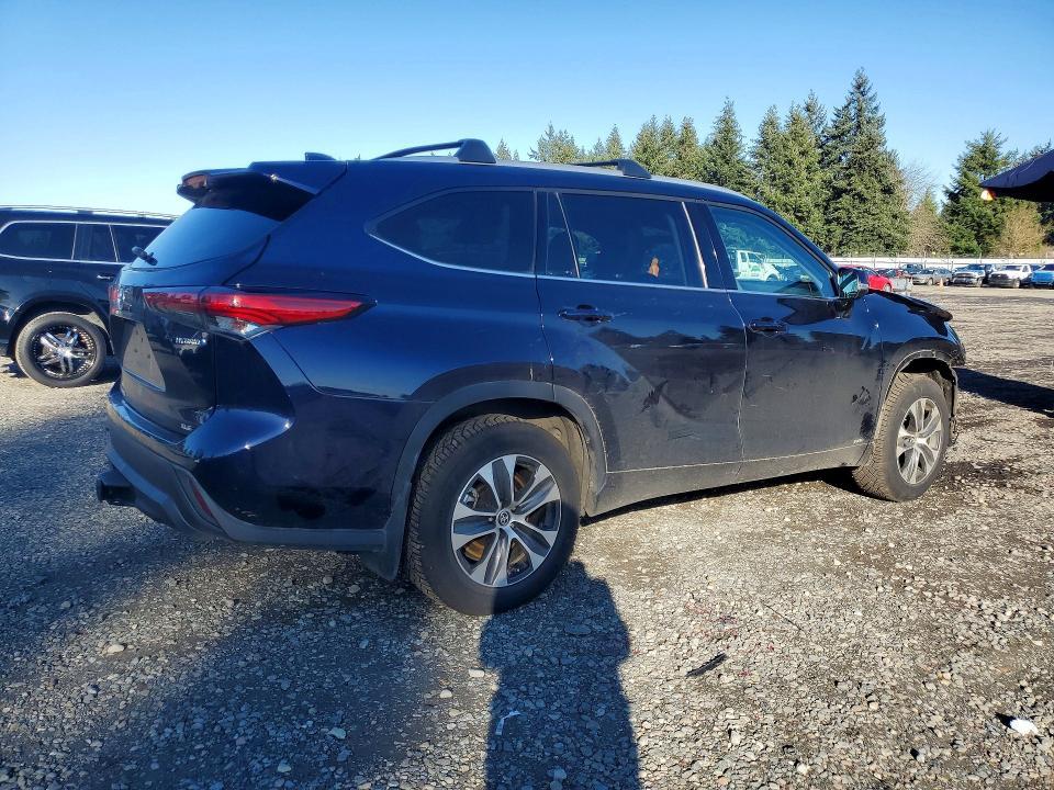 2022 Toyota Highlander Hybrid xle