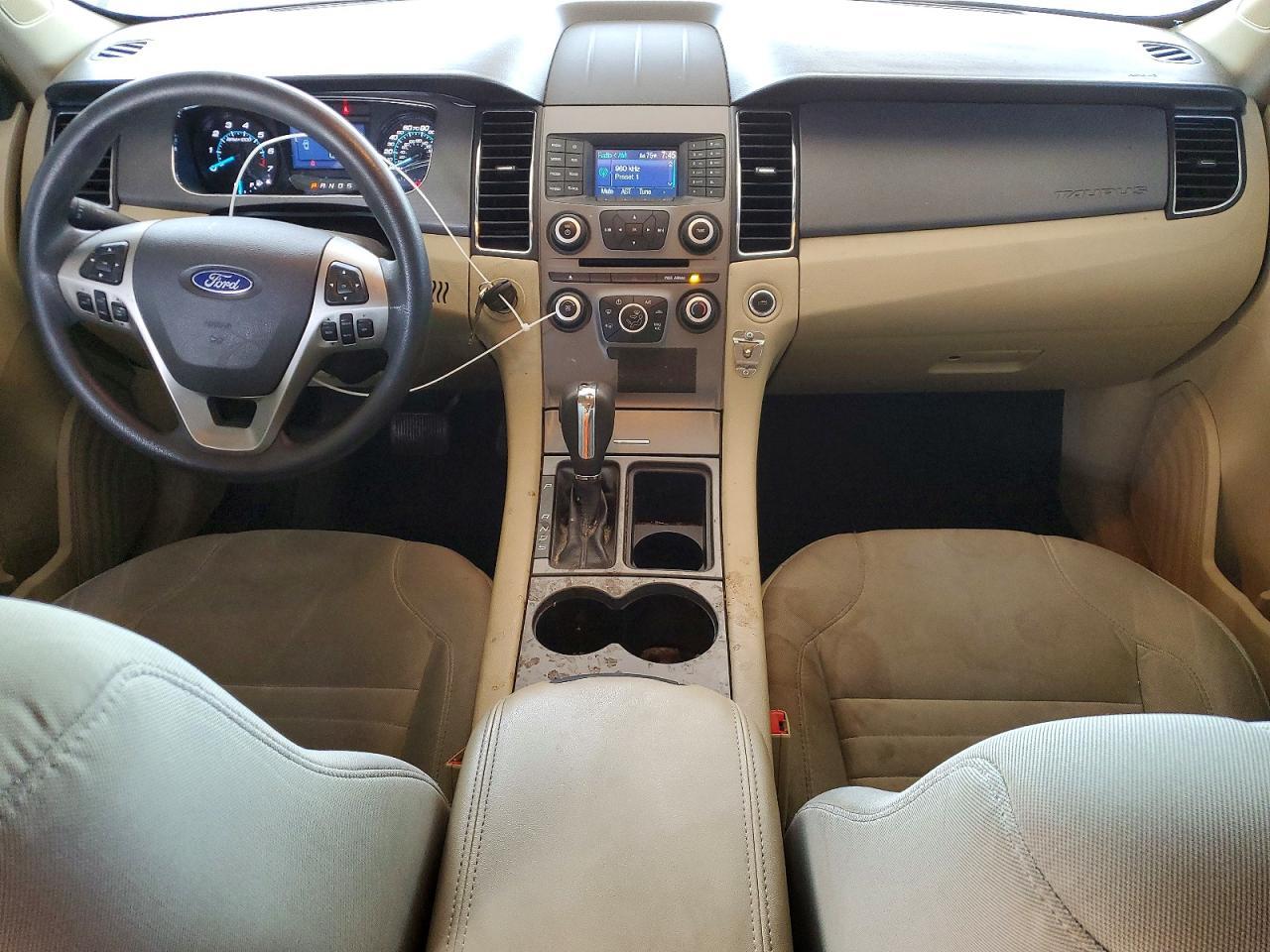 2014 Ford Taurus se