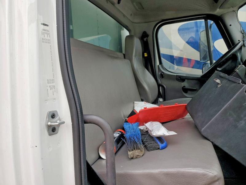 2019 Freigliner 2019 Freightliner M2 106 MED-BOX Truck