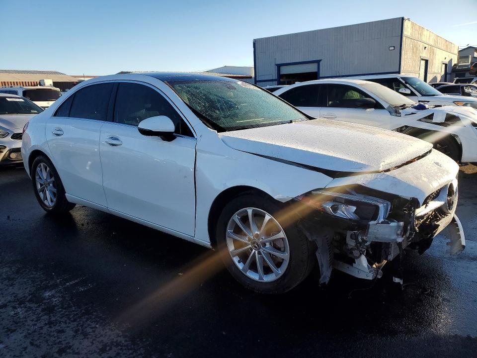 2021 Mercedes-Benz A 220