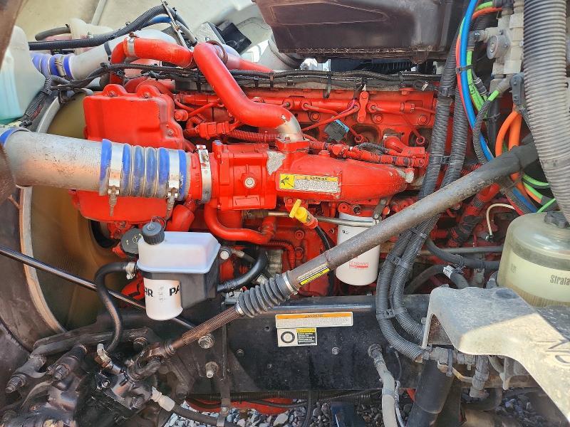 2016 Peterbilt 579 Semi Truck