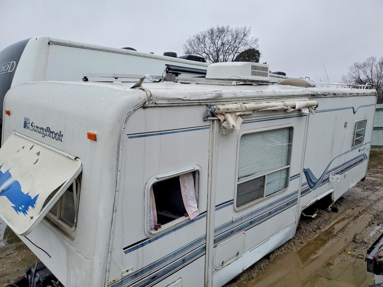 2000 Sunnybrook Brookside