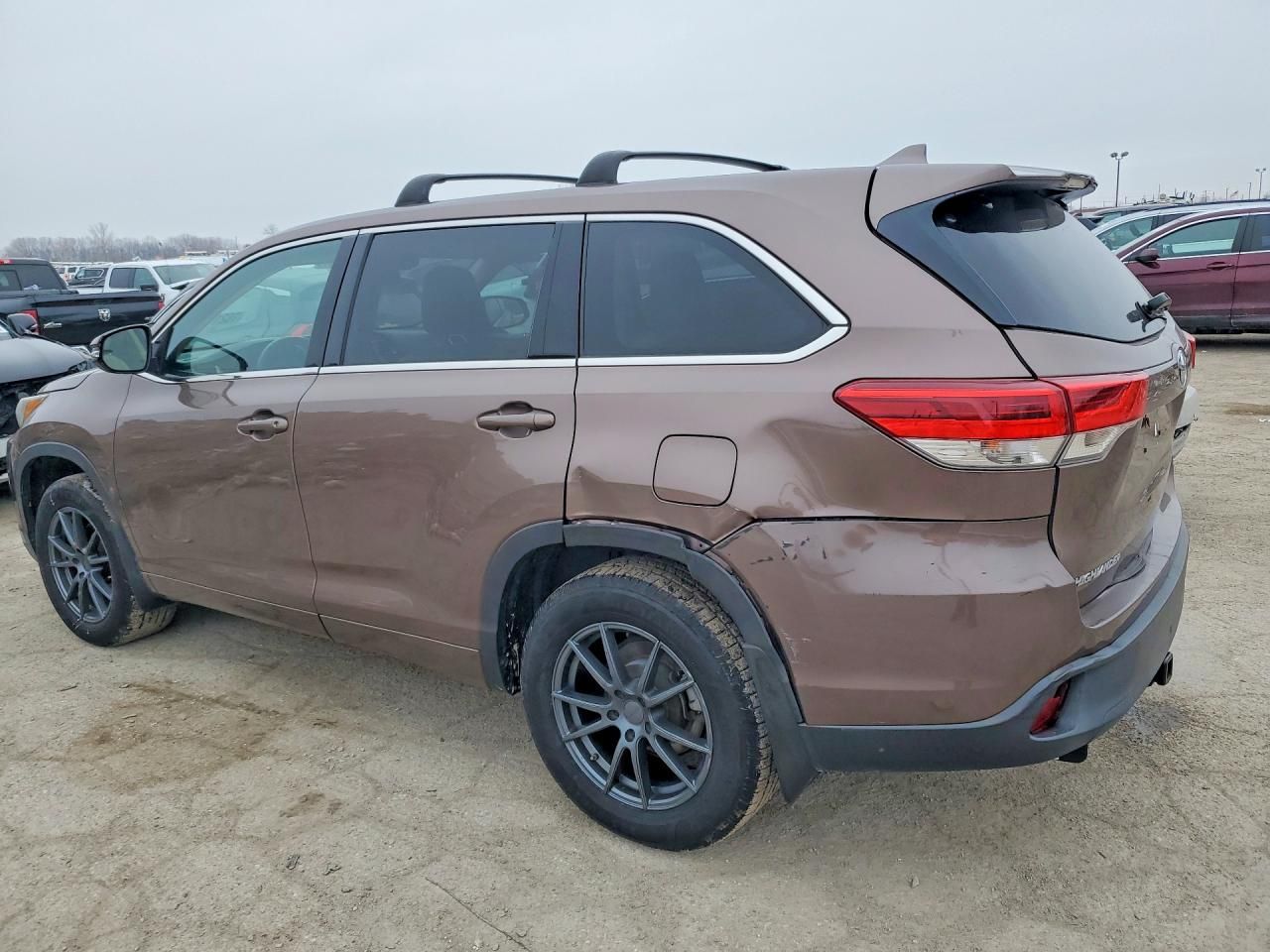 2017 Toyota Highlander le