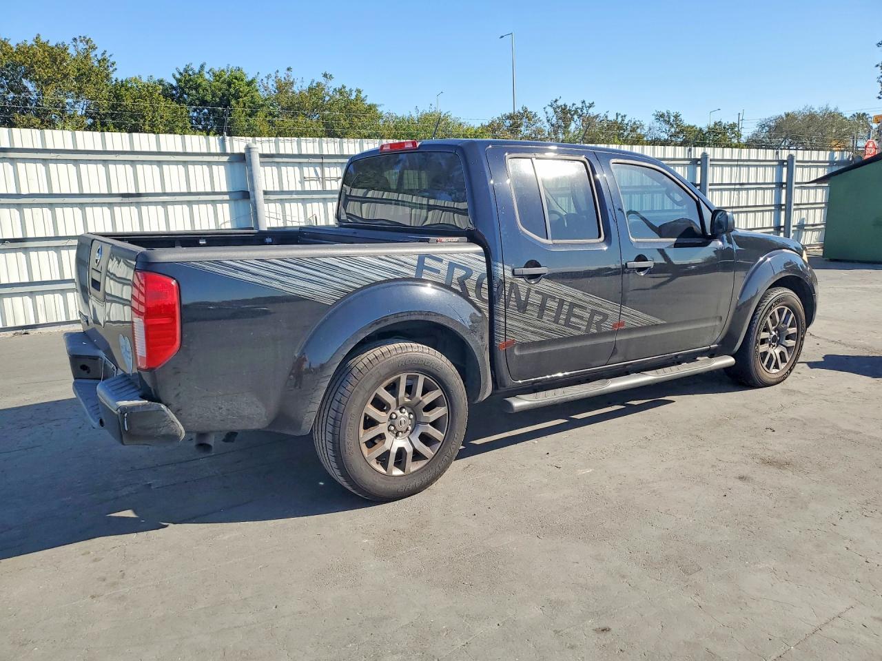2012 Nissan Frontier s