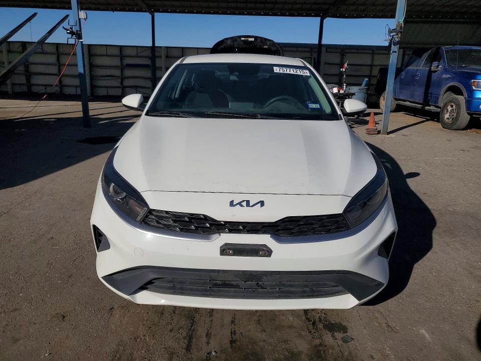 2023 KIA Forte lx