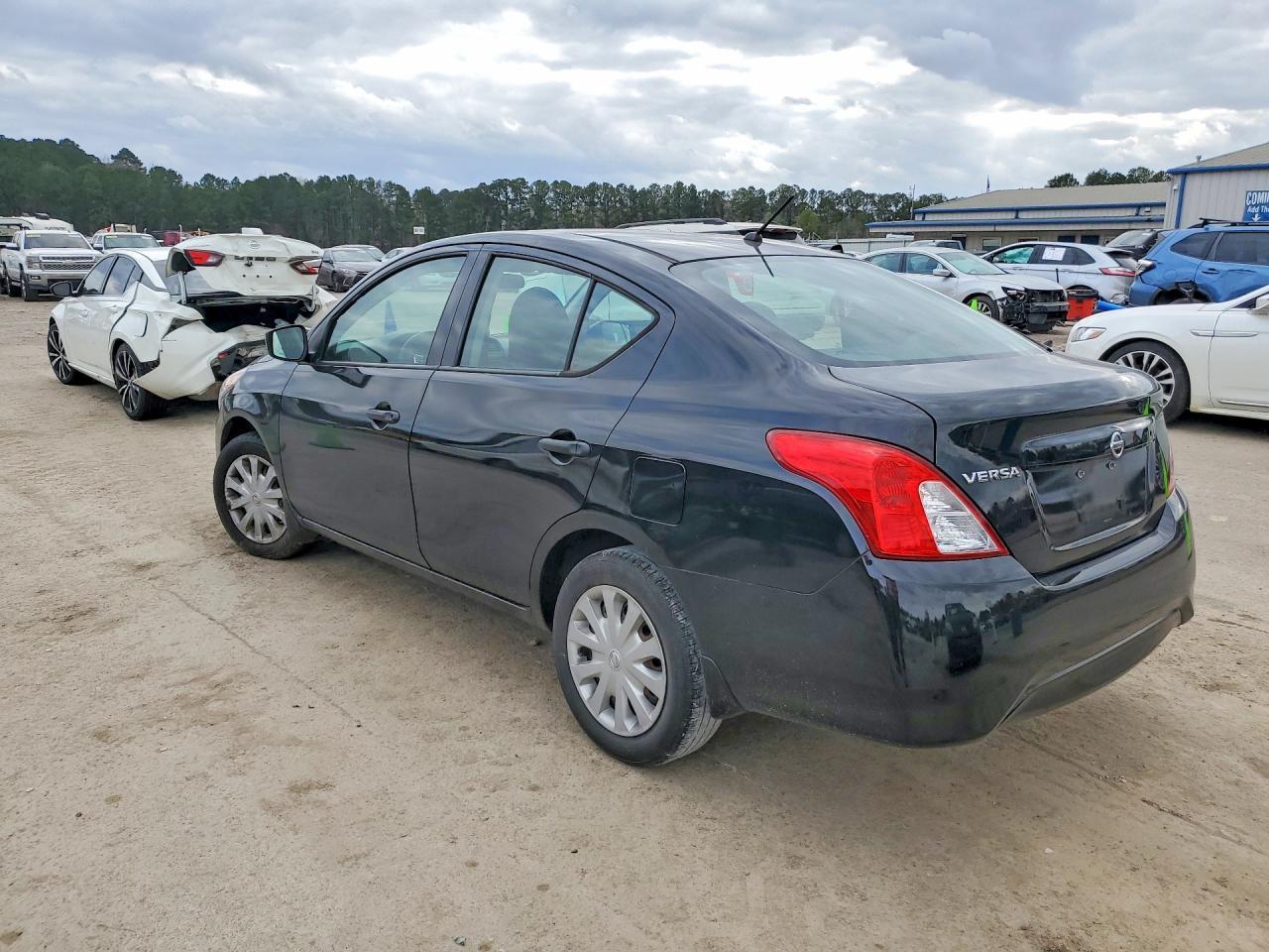 2017 Nissan Versa 1.6 s