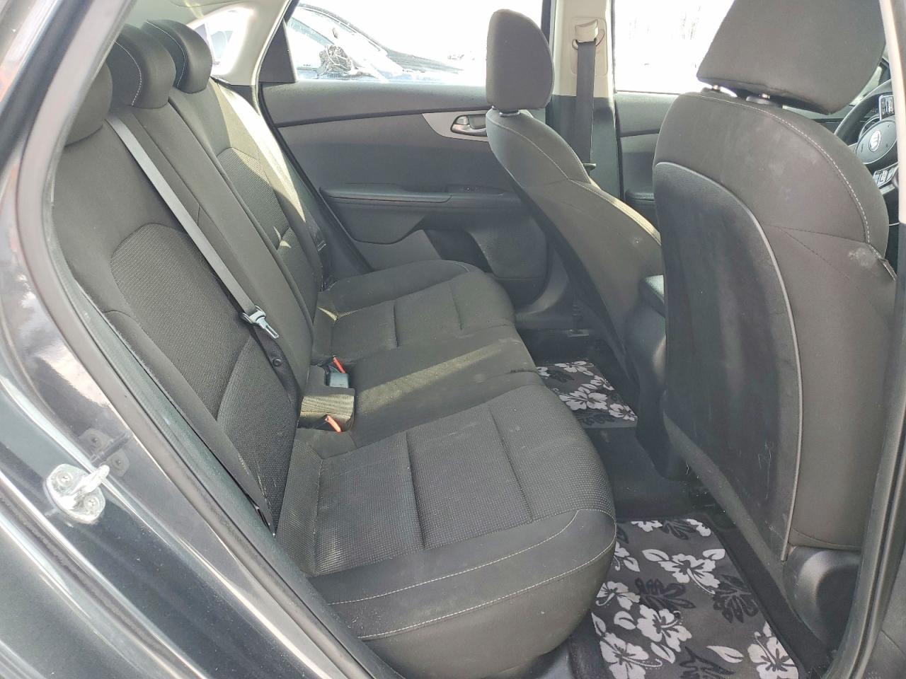 2021 KIA Forte fe