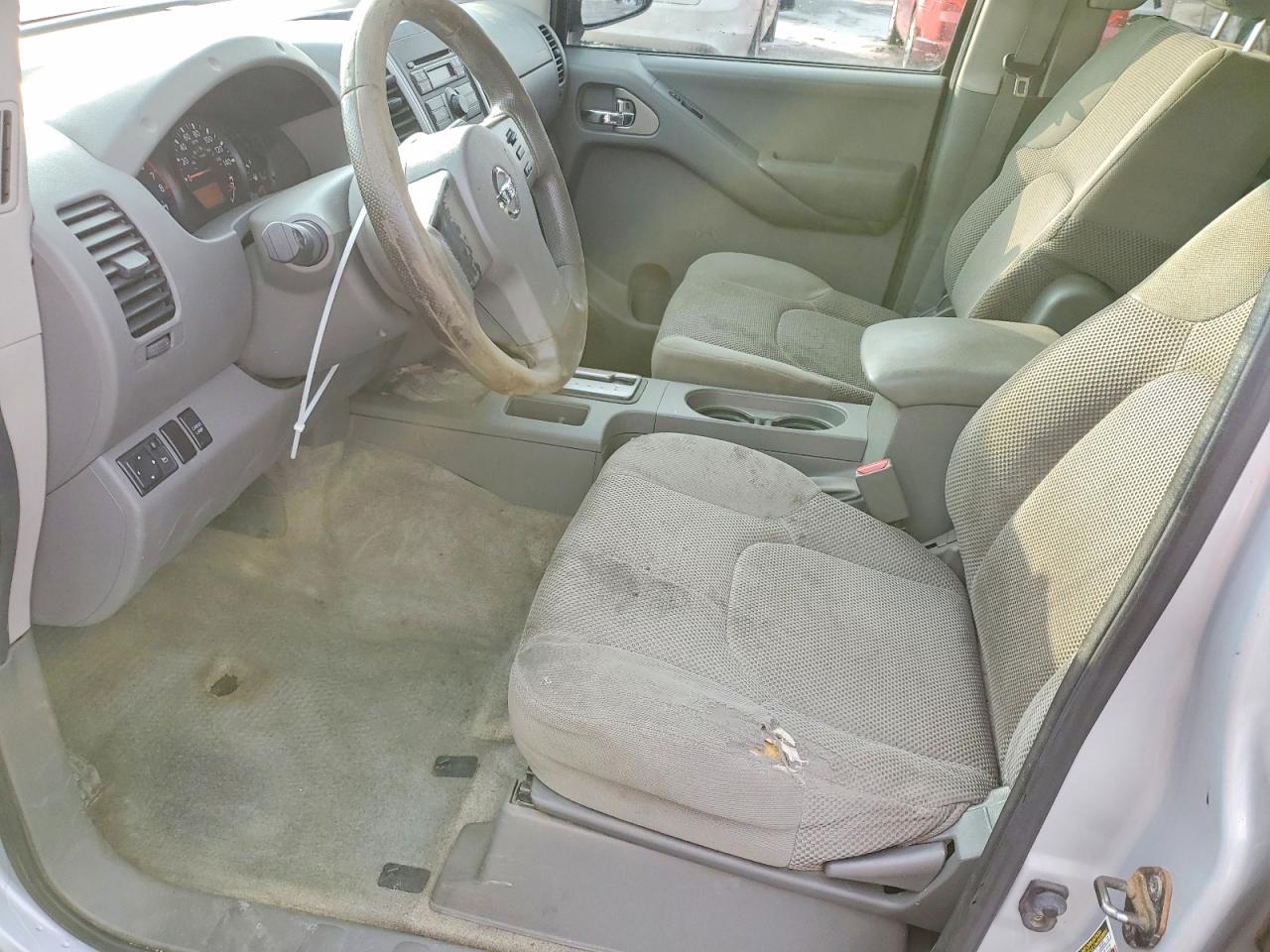 2012 Nissan Frontier s