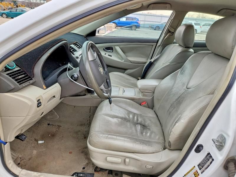 2010 Toyota Camry le