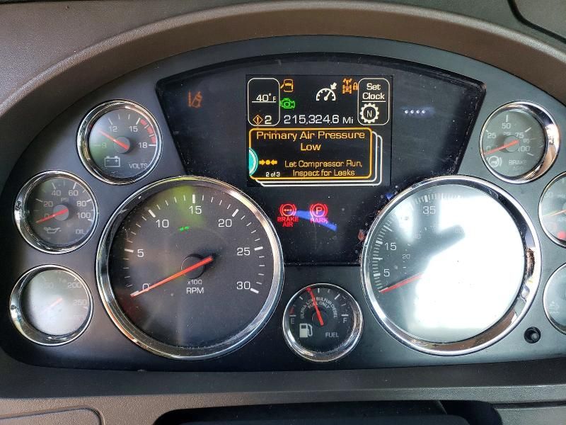 2014 Kenworth T680 Semi Truck