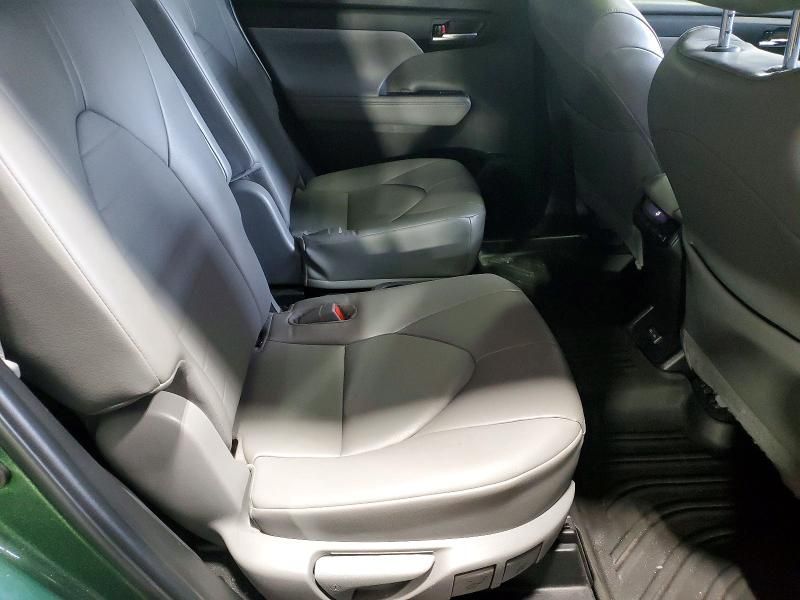 2023 Toyota Highlander l