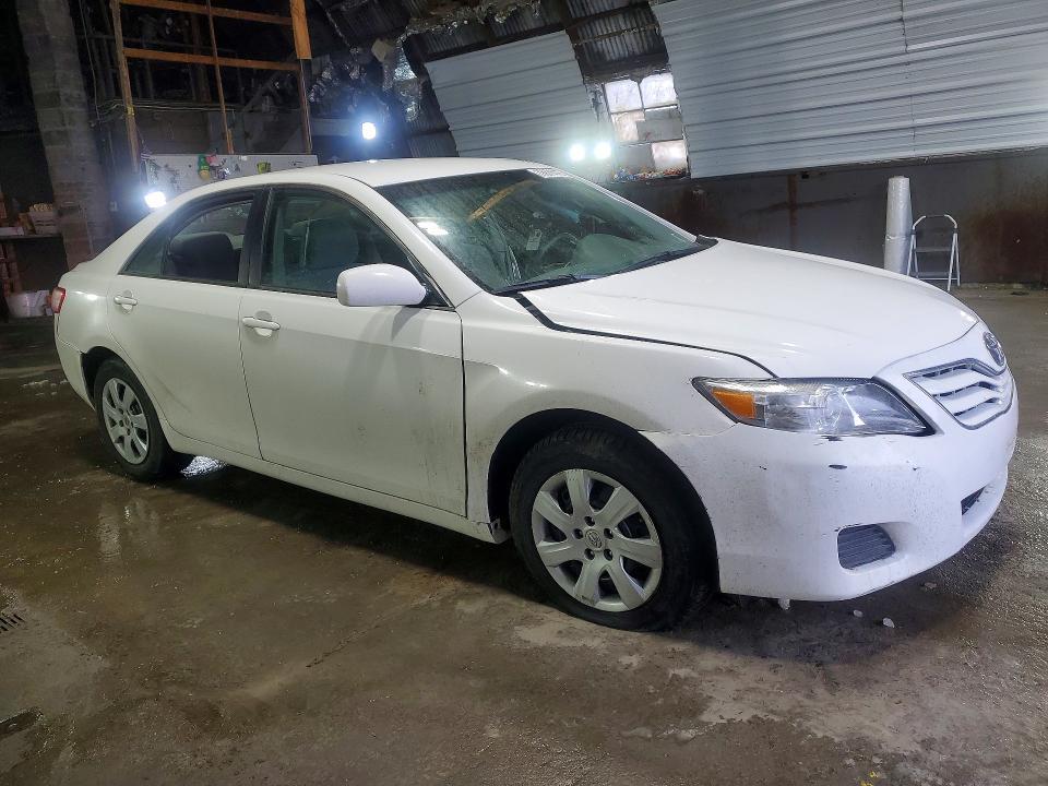 2011 Toyota Camry le