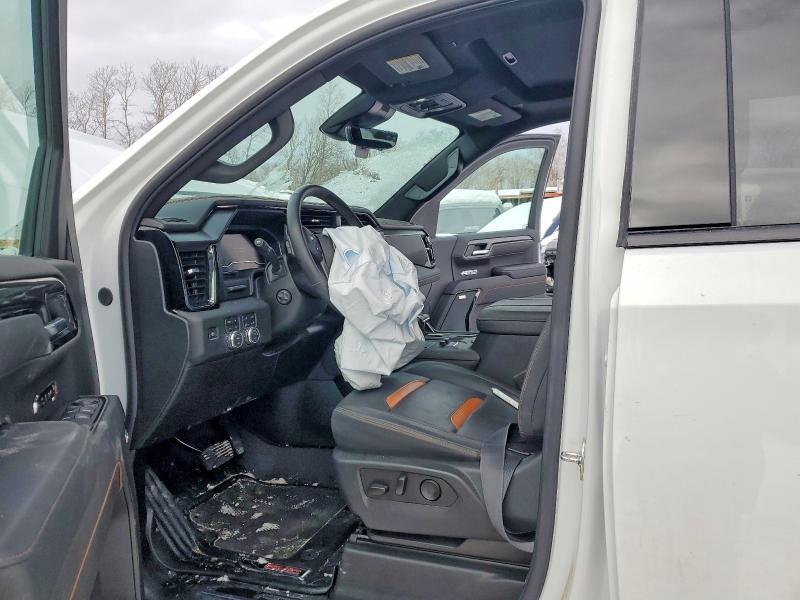 2025 GMC Sierra K1500 AT4