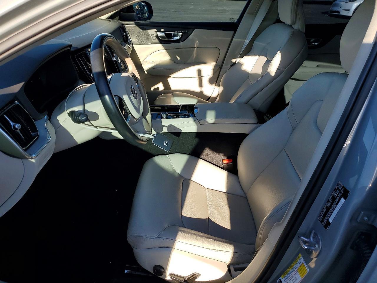 2024 Volvo S60 Plus