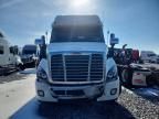 2018 Freightliner Cascadia 1 BOX Truck