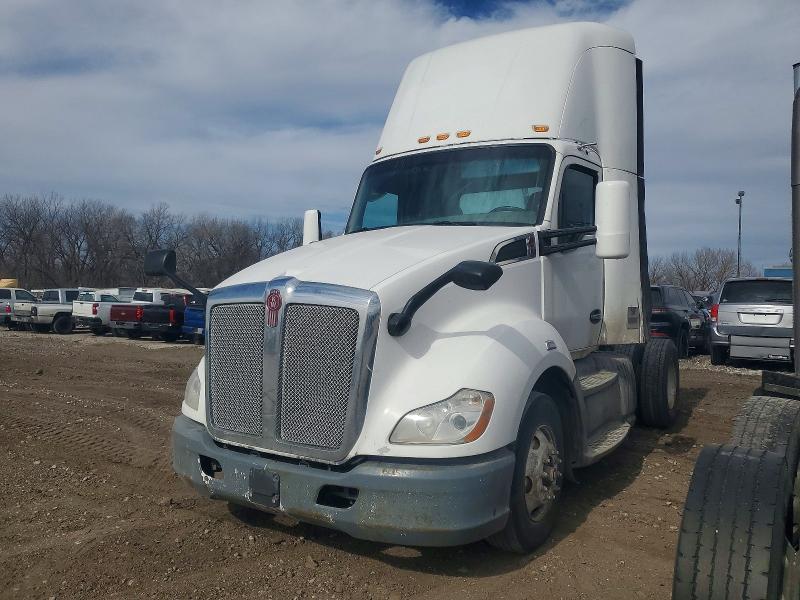 2016 Kenworth T680 Semi Truck