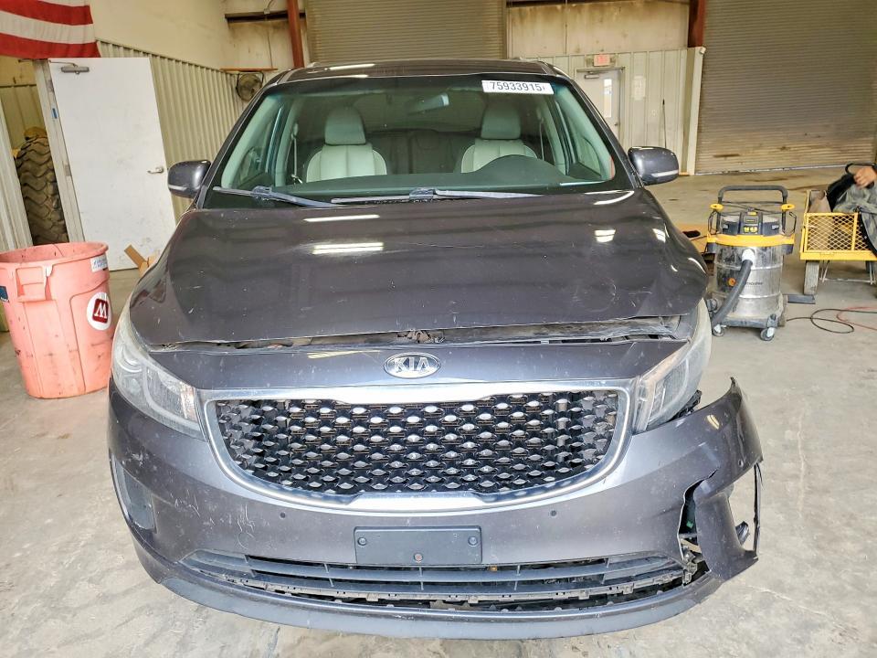 2017 KIA Sedona lx