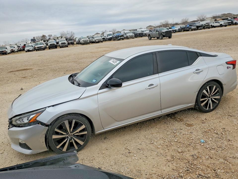 2019 Niss Altima 2.5 sr