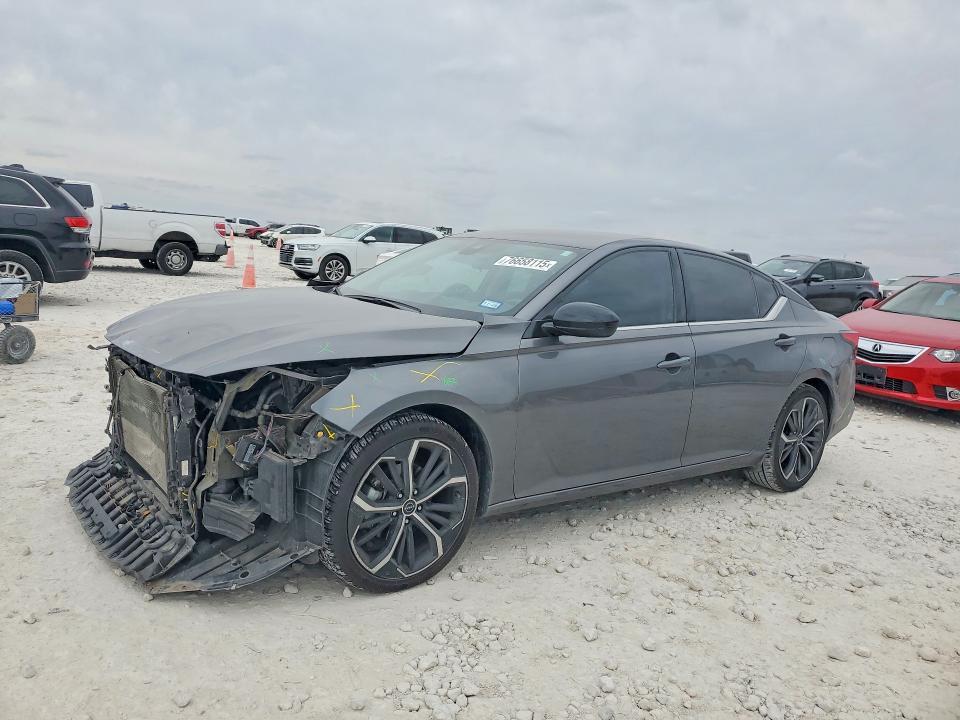 2024 Niss Altima 2.5 sr