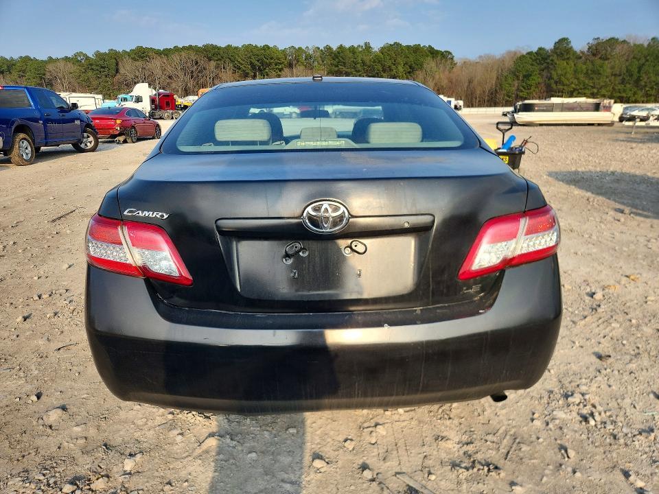 2011 Toyota Camry le