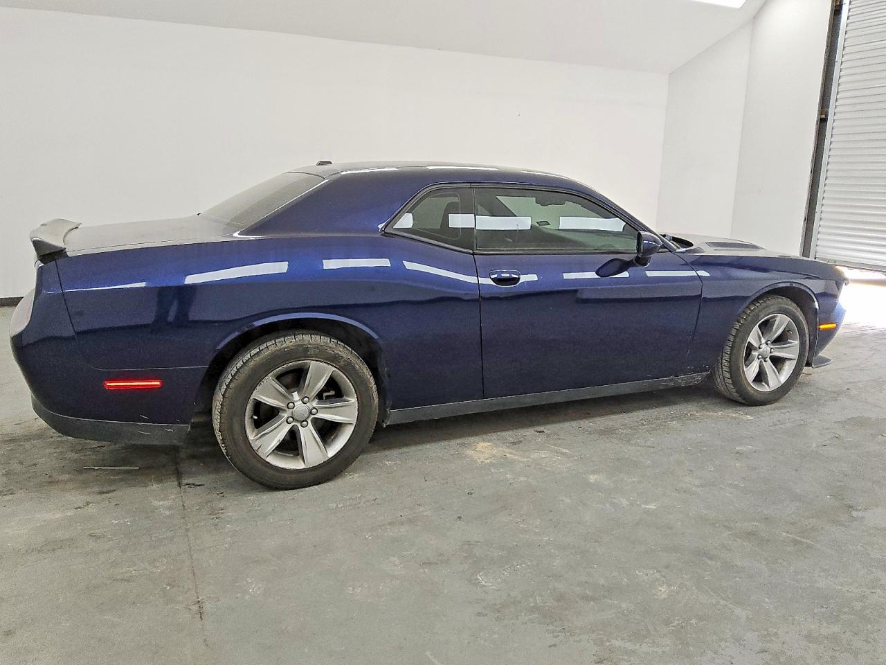 2015 Dodge Challenger sxt