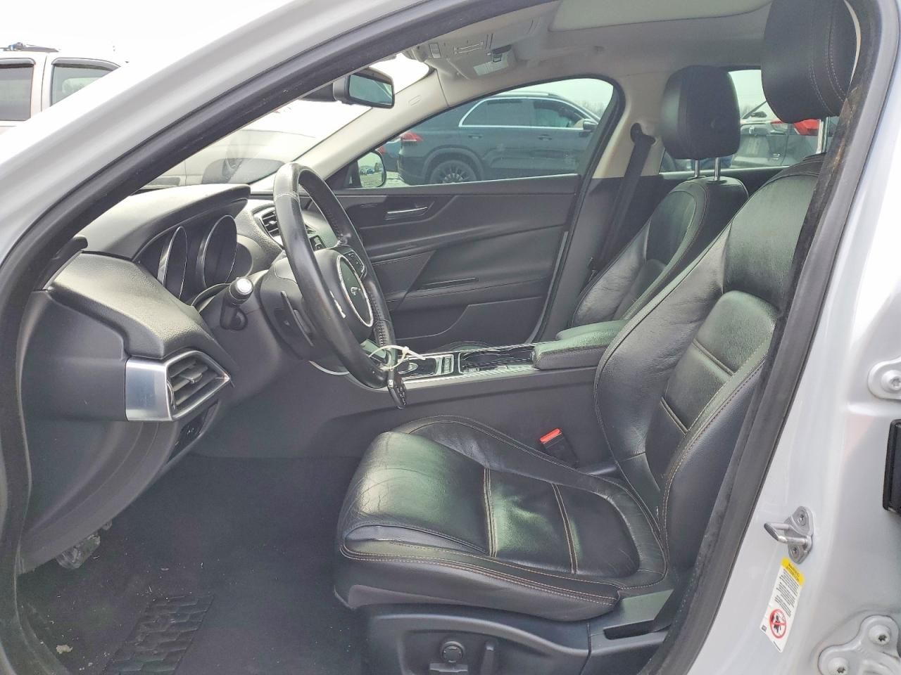 2017 Jaguar Xe Prestige