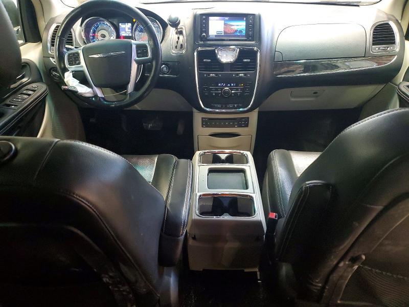 2012 Chrysler Town & Country Touring l